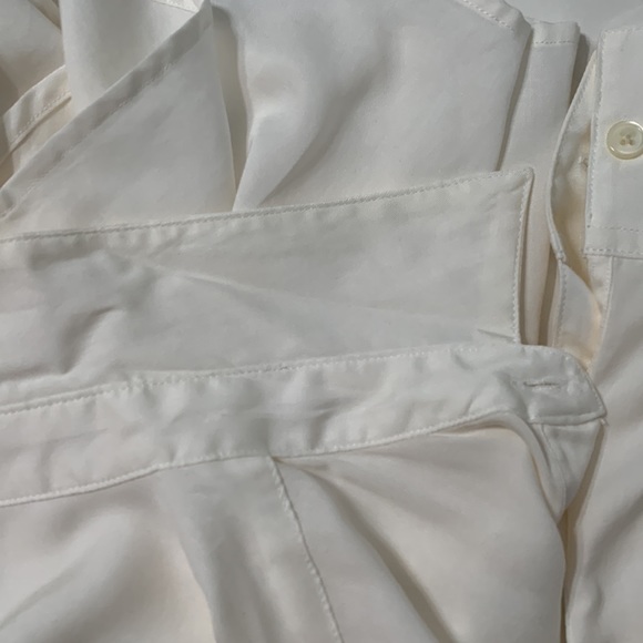 Banana Republic button down tunic shirt in Medium - Picture 9 of 17